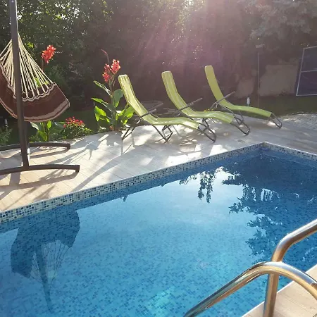 アパート Apartmanhaz *