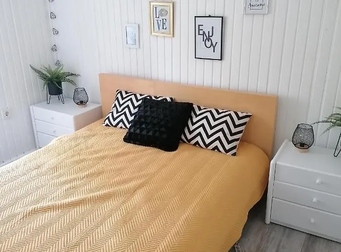 Apartmanhaz דירה באלאטונפורד